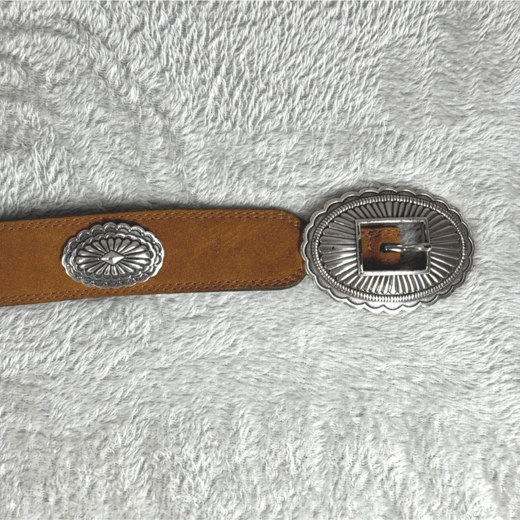 Kate Cate Calfskin Womens Belt With Silver-Tone Conchos Xxs 25-29"